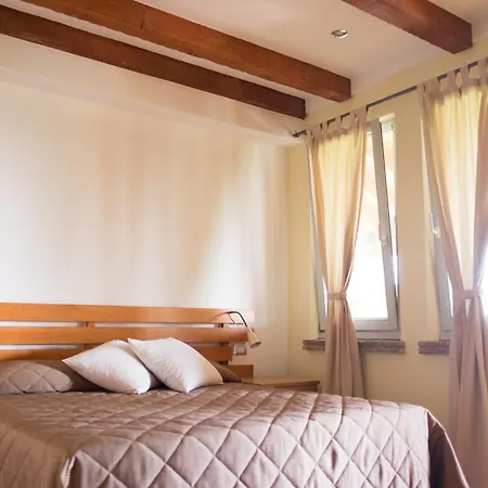Rustic Parma Retreat *