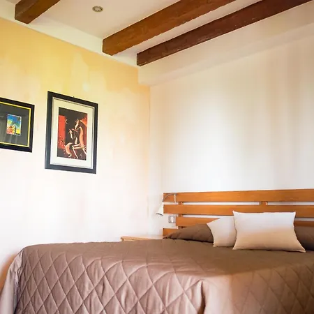 홈스테이 Rustic Parma Retreat